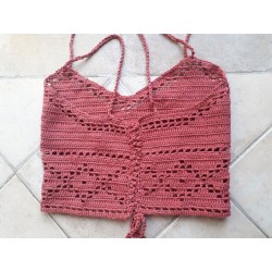 Top d’été au crochet fait main